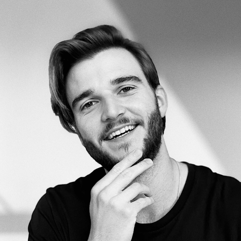 Alex Muñoz UX Designer at former Booking.com - CRO.CAFE podcast guest